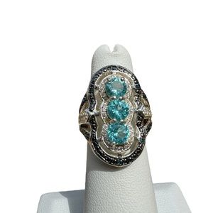Absolutely stunning antique style ring!